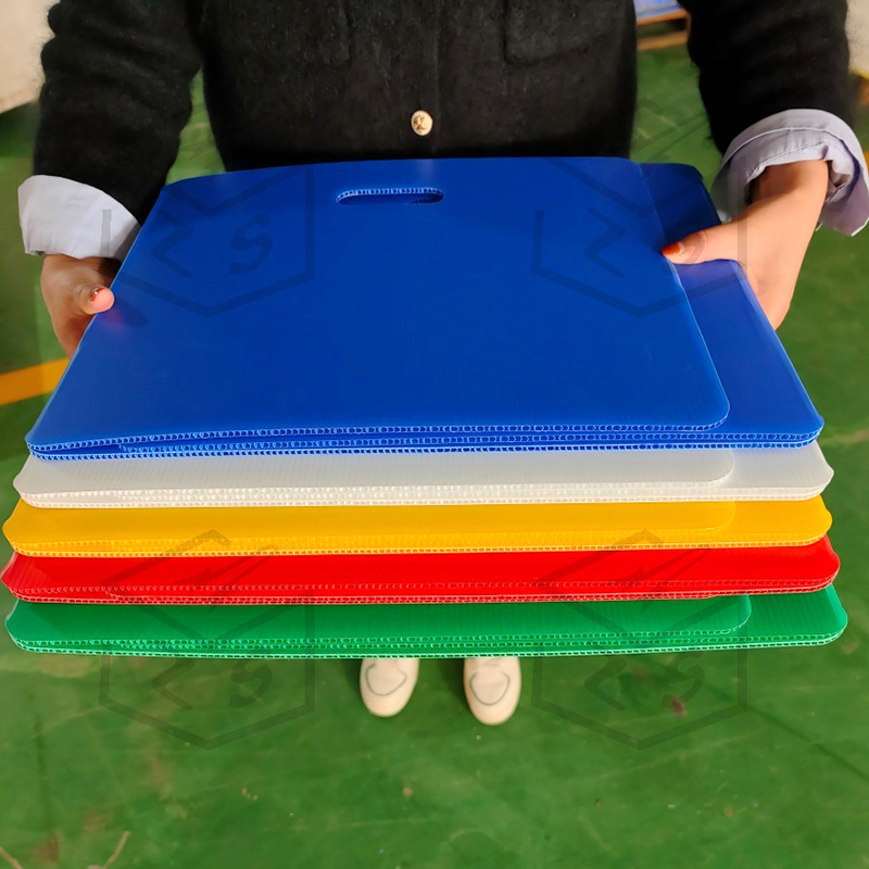 Vrijstaande gecanneleerde bordtafelverdeling voor schoolexamen en studie